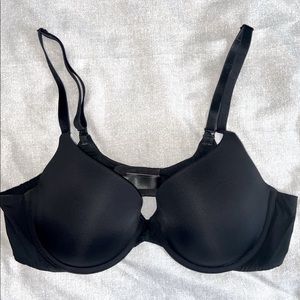 Victoria’s Secret T-Shirt Demi Bra